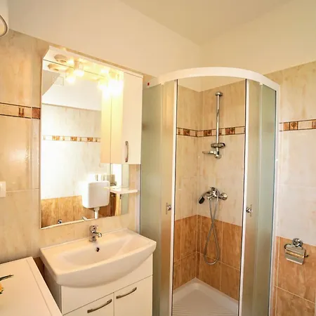 Apartament Mima *